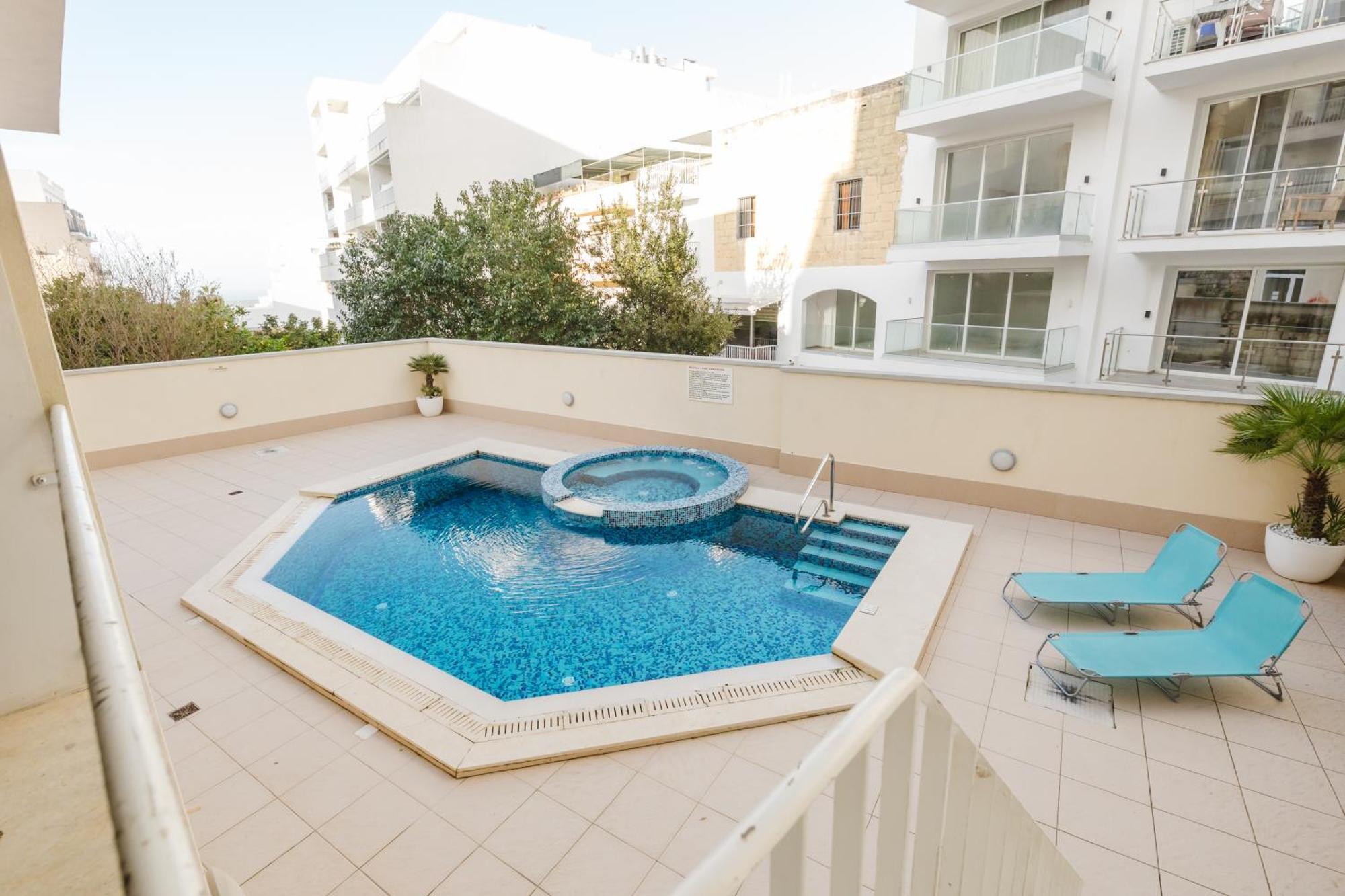 Family Duplex W Shared Pool By Homely Appartement