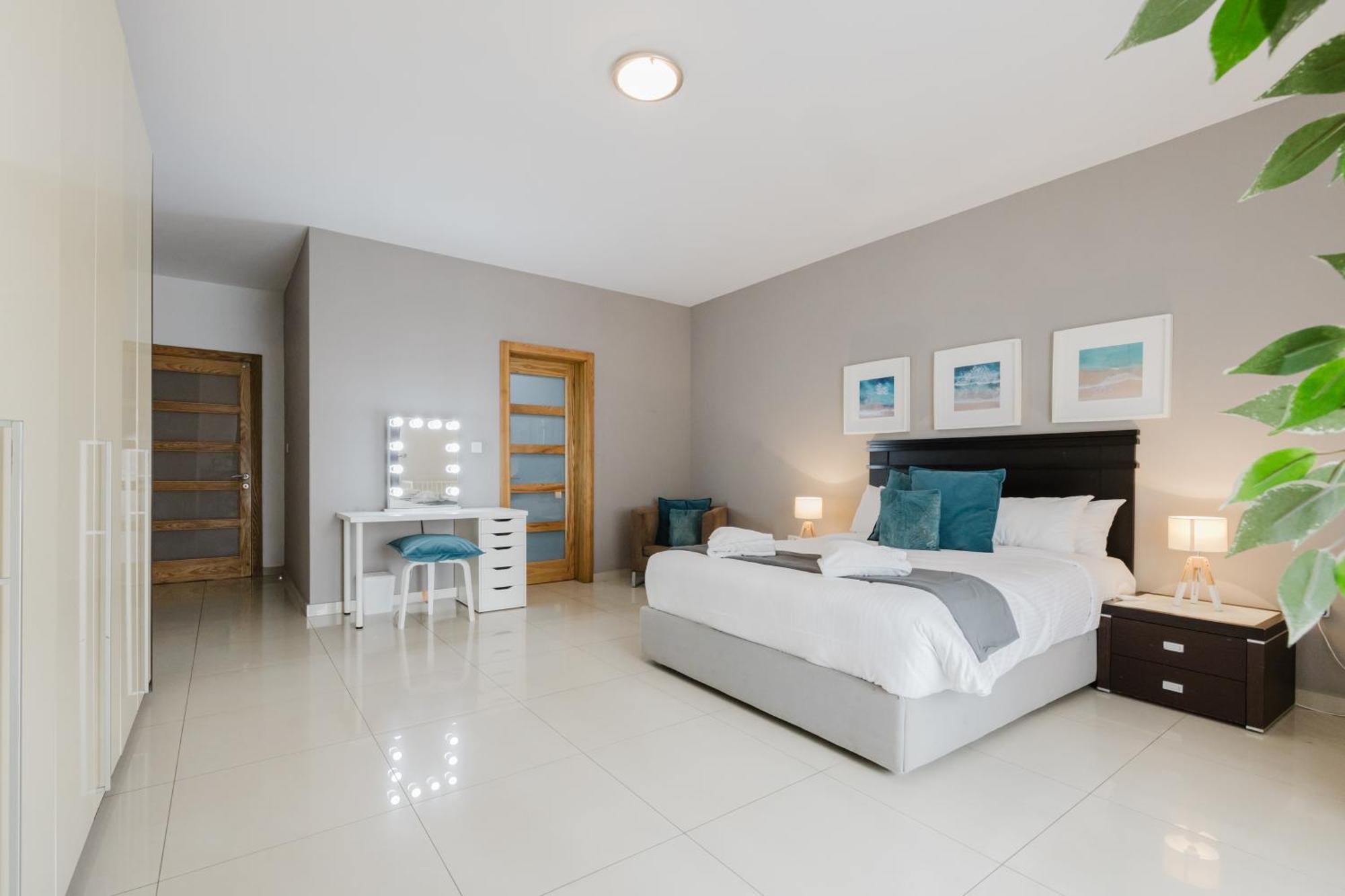 Appartement Family Duplex W Shared Pool By Homely